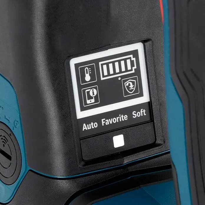 Bosch Professional AMPShare 18V Akku-Kombihammer 18V-34 CF - 18 V, Ohne Akku, 5,8 J - Nahaufnahme des Displays eines Bosch-Werkzeugs, das Akkuladung, Temperatur und andere Einstellungen anzeigt.