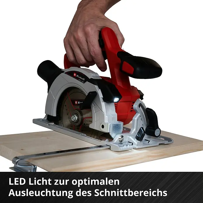 Einhell PXC 18V Akku-Handkreissäge TE-CS 18/150 Li - Solo - 18 V, Ohne Akku, Leerlaufdrehzahl: 4.200 U/min - Akku-Handkreissäge von Einhell in Aktion, LED-Licht für optimale Ausleuchtung.