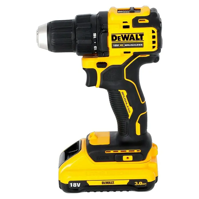 DeWalt XR 18V Akku-Bohrschrauber DCD708L2T - 18 V, 2 Akkus, 3 Ah, 65 Nm - Abbildung eines gelb-schwarzen, kabellosen DeWalt-Akkuschraubers mit 18V-Akku und bürstenlosem Motor, ideal für Bau- und Heimwerkerarbeiten.