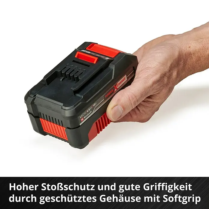Einhell Power X-Change 18V Akku & Ladegerät PXC-Starter-Kit - 18 V, 1 Akku, 4 Ah - Ein 18V 4.0Ah Power X-Change Akku von Einhell wird in der Hand gehalten.
