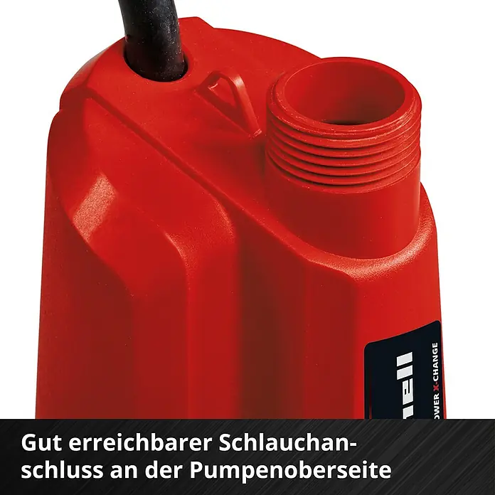 Einhell Power X-Change 18V Akku-Klarwasserpumpe GE-SP 18 Li - 18 V, Ohne Akku, Max. Fördermenge: 5.000 l/h - Nahaufnahme einer roten Einhell-Pumpe mit Schlauchanschluss. Für eine einfache Handhabung des Geräts im Garten oder im Haus.