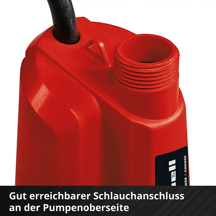 Einhell Power X-Change 18V Akku-Klarwasserpumpe GE-PP 18 RB LI SOLO - 18 V, Ohne Akku, Max. Fördermenge: 3.000 l/h - Detailaufnahme einer roten Einhell-Pumpe mit Schlauchanschluss, der für einen einfachen Gebrauch oben angebracht ist.