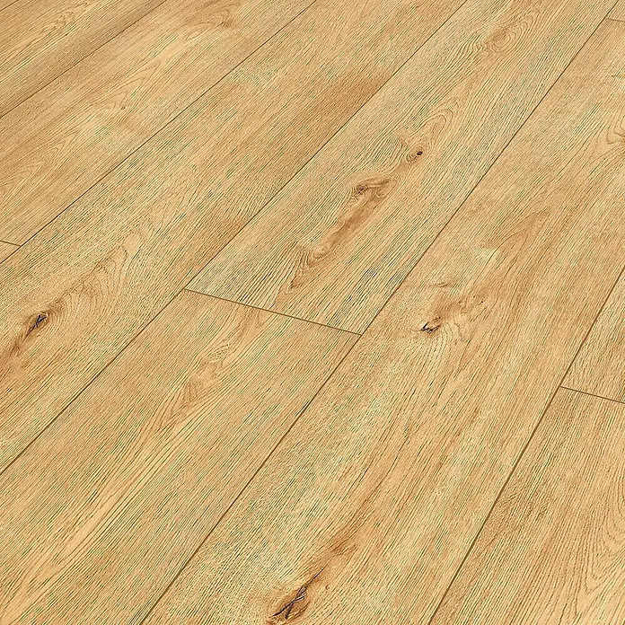 Classen Designboden Pro Nature - Camac, Landhausdiele, 1.290 x 203 x 4 mm - Ein detailreiches Bild von hellbraunem Laminatboden, der die natürliche Holzstruktur und Farbvariationen hervorhebt.