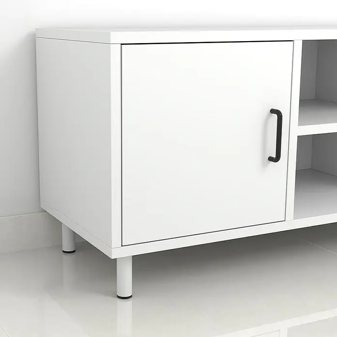 Rei Möbelfuß-Set - Ø x H: 3 cm x 100 mm, Stahl, 4 Stk., Weiß - Weißer Schrank mit einer Tür und einem schwarzen Griff. Der Schrank hat Metallbeine und steht auf einem weißen Boden. Praktisch und modern.
