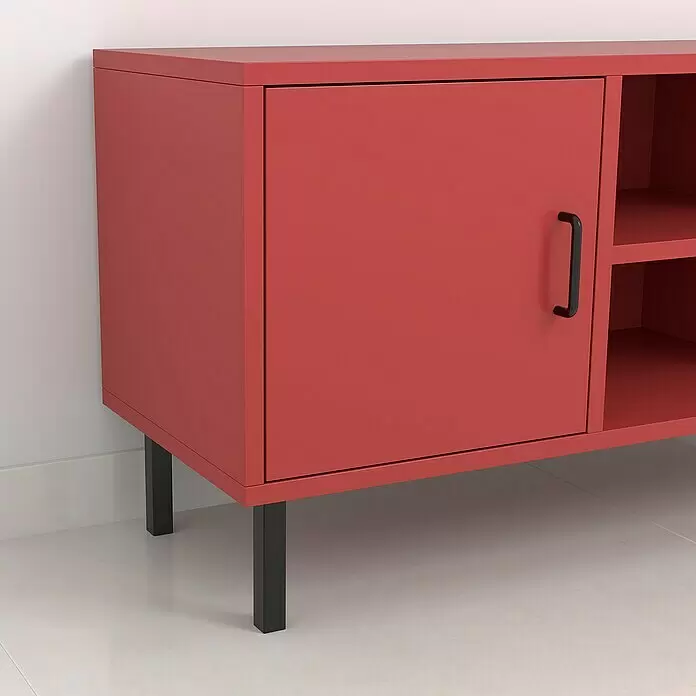 Rei Möbelfuß - L x B x H: 2,5 x 2,5 x 15 cm, Traglast: 150 kg, Stahl, Schwarz - Roter Aufbewahrungsschrank mit schwarzem Griff und schwarzen Metallbeinen, mit geschlossener Tür und offenen Regalen.