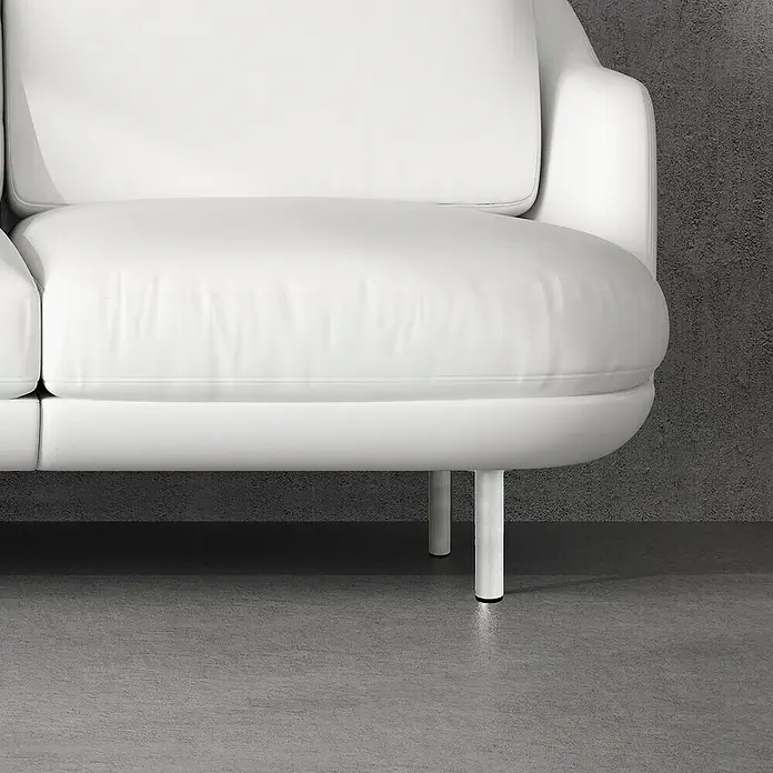 Rei Möbelfuß - Ø x H: 3 cm x 200 mm, Stahl, Weiß - Nahaufnahme eines stilvollen, weißen Sofas mit klaren Linien und minimalistischem Design, das eine moderne Ästhetik für jeden Raum bietet.