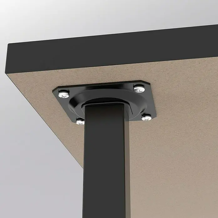 Rei MöbelfußL x B x H: 25 x 25 x 400 mm, Stahl, Schwarz - Detailansicht eines schwarzen Tischbeins, das mit Schrauben an einer Tischplatte befestigt ist. Robuste und sichere Konstruktion.