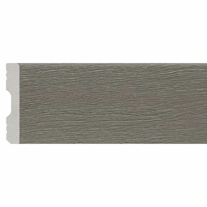 Oknum Rodapié Aneto - 200 cm x 14 mm x 90 mm - Esta imagen muestra un zócalo con aspecto de madera, ideal para interiores contemporáneos. Ofrece una solución limpia y elegante.