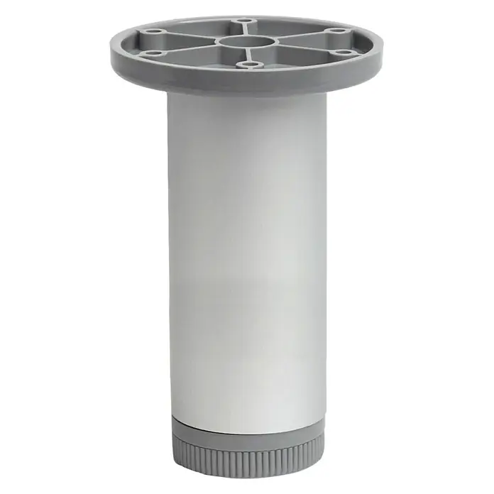 Rei Möbelfuß - Ø x H: 4,5 cm x 120 mm, Aluminium - Nahaufnahme eines silbernen Möbelfußes mit grauer Halterung und geriffelter Basis vor schwarzem Hintergrund.