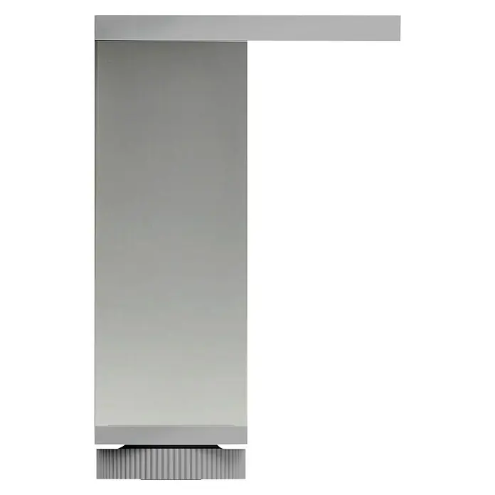 Rei Möbelfuß - L x B x H: 40 x 40 x 120 mm, Traglast: 150 kg, Aluminium, Eloxiert - Nahaufnahme eines modernen Dunstabzugs aus Edelstahl mit einem minimalistischen Design und klaren Linien.