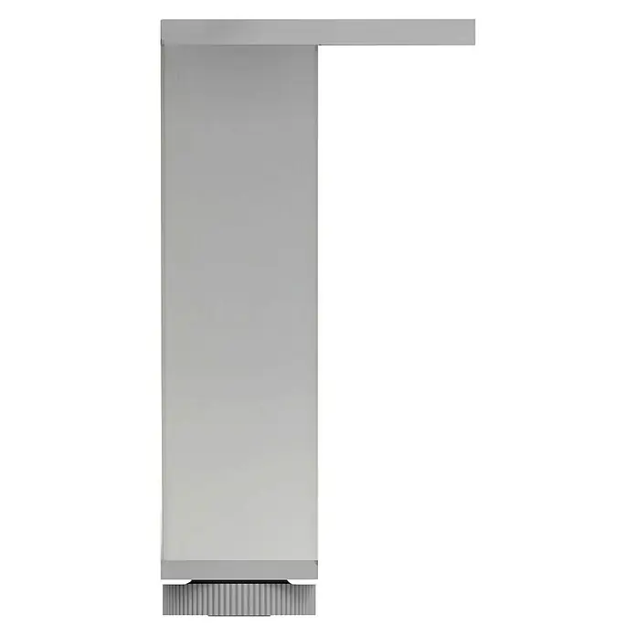 Rei Möbelfuß - L x B x H: 40 x 40 x 150 mm, Aluminium, Eloxiert - Dunstabzugshaube aus Edelstahl, seitlich im Bild, vor einem schwarzen Hintergrund. Küchengerät zur Luftreinigung.