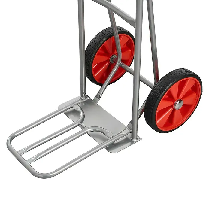Sackkarre - Stahl, Traglast: 150 kg - Nahaufnahme eines silbernen Treppensteigers mit roten Rädern, der Stabilität und Funktionalität beim Transportieren bietet.