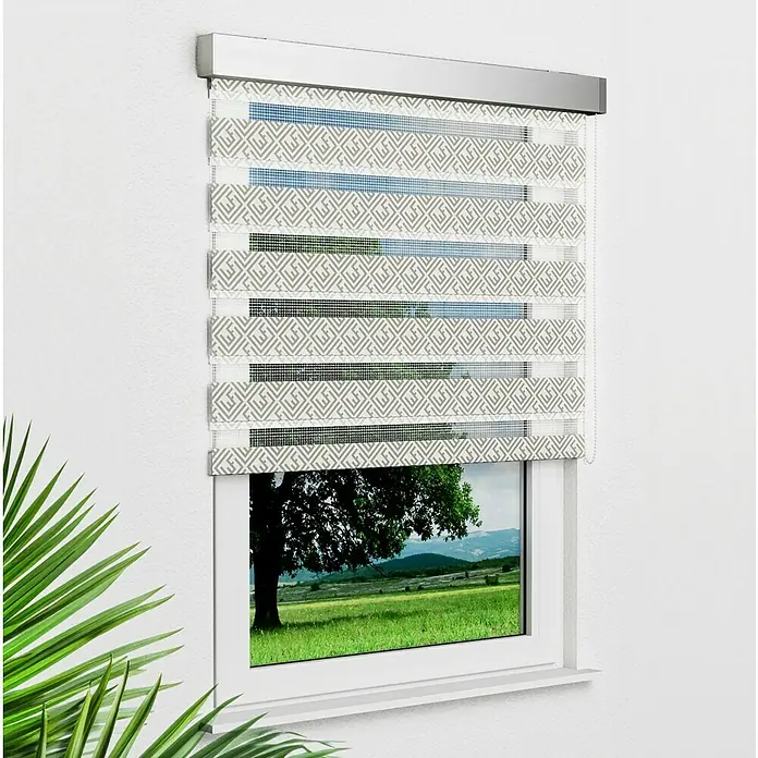 Doppelrollo nach Maß - Innen - Elegante Doppelrollos mit geometrischem Muster für stilvolle Fensterdekoration und optimale Lichtregulierung.