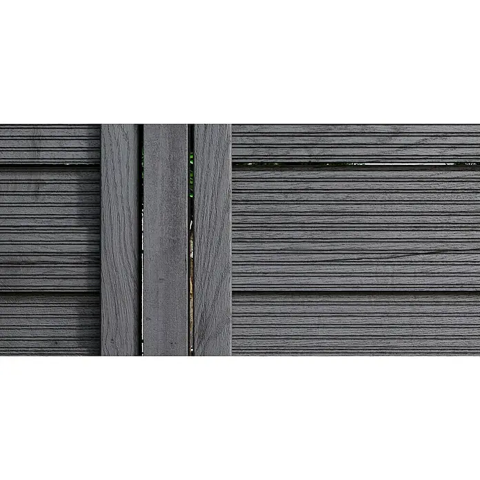 swingcolor Premium Holzlasur - Taubengrau, 750 ml, Seidenglänzend - Eine Nahaufnahme eines grauen Zauns mit horizontalen Brettern und vertikalen Pfosten, der Stabilität und Privatsphäre bietet.