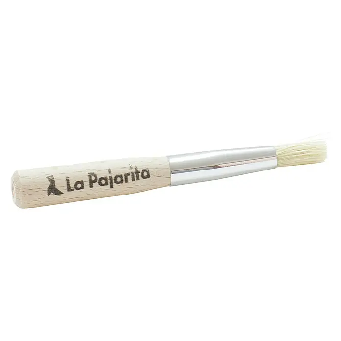 La Pajarita Pincel almendrado Stencil Nº 2 - Fibra sintética, Madera - Un pincel La Pajarita con mango de madera clara y cerdas blancas, ideal para trabajos de pintura fina y detalle.