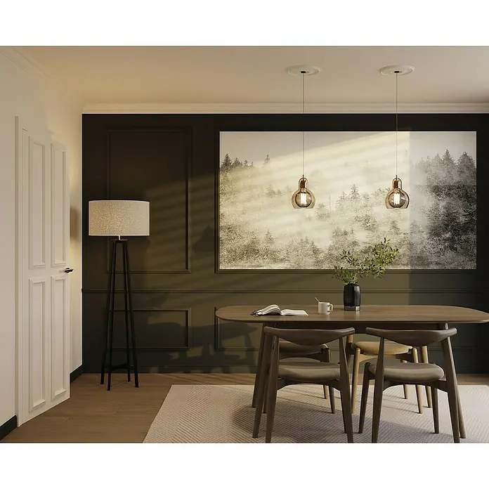 Nmc Decoflair Zierprofil Deckenleiste D10 - 2 m x 80 mm x 80 mm, Extrudiertes Polystyrol (XPS) - Esszimmer mit Holztisch, Stühlen und Lampen. Das Bild zeigt eine gemütliche Atmosphäre mit einem modernen Touch und stilvollem Interieur.