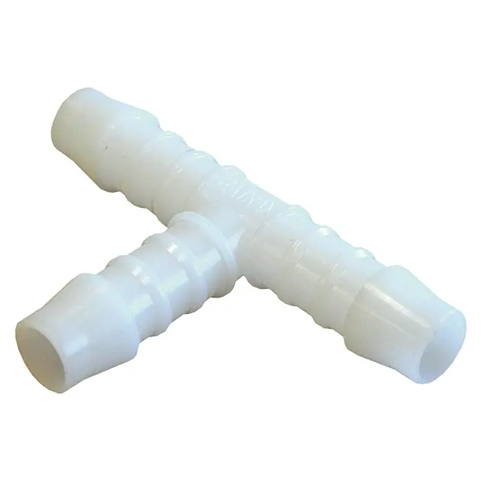 Pieza T - Diámetro: 8 mm - Primer plano de un conector en T de plástico blanco, utilizado para conexiones de mangueras. Es robusto y apto para diversas aplicaciones.