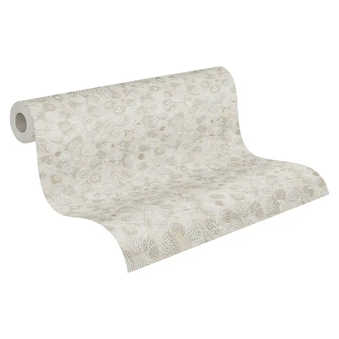 A.S. Création Metropolitan Stories Travel Styles Vliestapete Blätter-Allover II - Beige, Floral, 10,05 x 0,53 m - Nahaufnahme einer Rolle floral gemusterter Tapete in neutralen Farben, die ein sanftes und elegantes Ambiente verspricht.