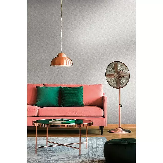 A.S. Création Metropolitan Stories Travel Styles Vliestapete Allover I - Silber, Grafisch, 10,05 x 0,53 m - Strukturierte graue geometrische Tapete in einem modernen Wohnzimmer.