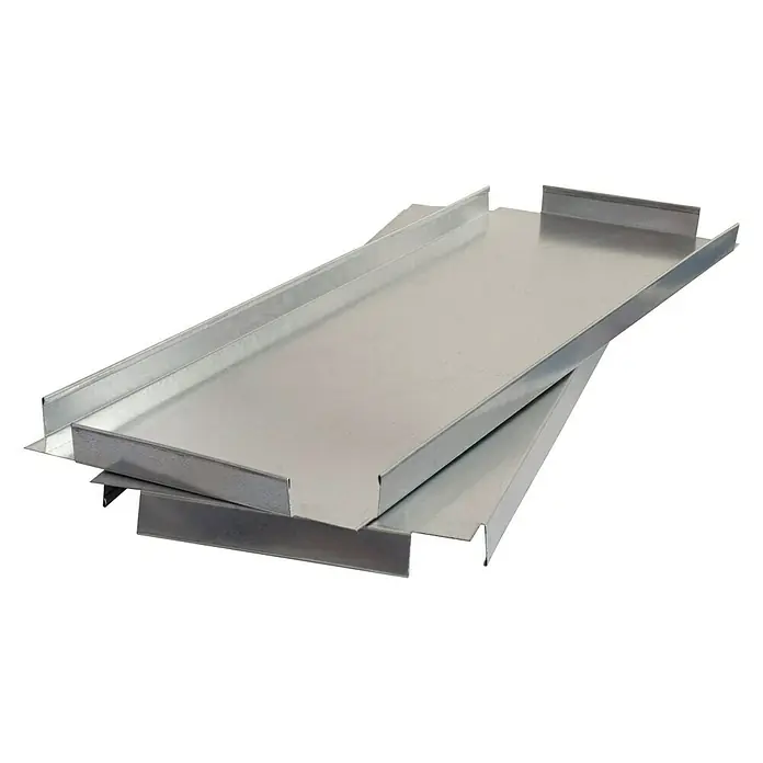 Simonrack Simontaller Balda adicional - Metal, Color: Galvanizado - Múltiples elementos metálicos plateados apilados uno encima del otro, con un aspecto industrial.