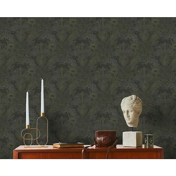 A.S. Création Metropolitan Stories Travel Styles Vliestapete Damask - Schwarz, Ornament, 10,05 x 0,53 m - Dunkle Tapete mit dezentem gold-grünem Paisleymuster.