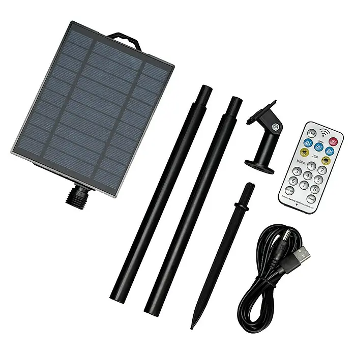 Konstsmide LED-Lichtervorhang - Außen, 6,37 m, Bernstein, 200 Stk., Akkubetrieben - Das Bild zeigt ein Solarpanel-Set mit Stab, Halterung, Erdspieß, USB-Kabel und Fernbedienung für den Garten.