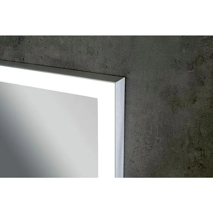 Camargue Espejo con luz Anais - 100 x 80 cm, Plateado - Primer plano de un espejo LED moderno con marco plateado sobre una pared oscura.