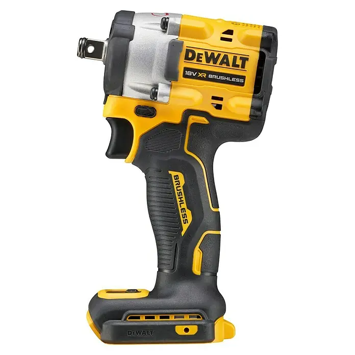DeWalt XR 18V Akku-Schlagschrauber DCF921N-XJ - 18 V, Ohne Akku, 610 Nm - Nahaufnahme eines DeWalt 18V XR Brushless Akku-Schlagschraubers in Gelb und Schwarz, der für seine Leistung und Kompaktheit bekannt ist.