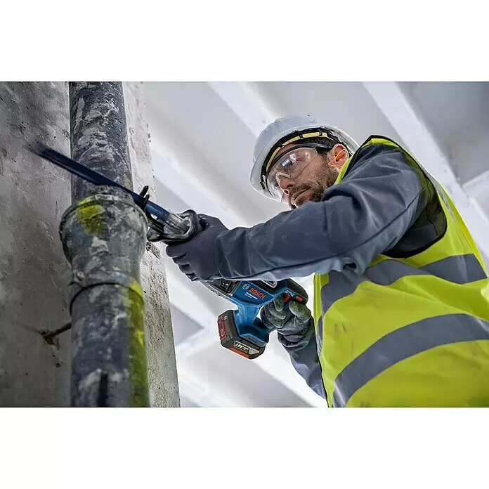 Bosch Professional AMPShare 18V Akku-Säbelsäge GSA 18V-28 - 18 V, Li-Ionen, Ohne Akku, Koffer - Anwendungsbeispiel
