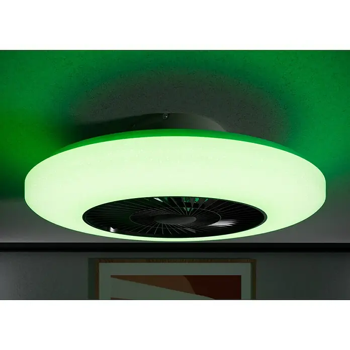 Voltomat Deckenventilator mit LED-Beleuchtung - Silber, Weiß, 60 cm, 40 W, Warmweiß - Diese Aufnahme zeigt einen modernen Deckenventilator mit integrierter, grün leuchtender LED-Beleuchtung, ideal für ein stilvolles Ambiente.