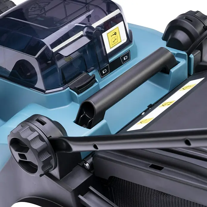 Makita LXT 18V Akku-Rasenmäher DLM382Z - 18 V, Ohne Akku, Schnittbreite: 38 cm - Detailaufnahme eines Rasenmähers mit Griff und Bedienfeld, das Design und Funktionalität vereint.