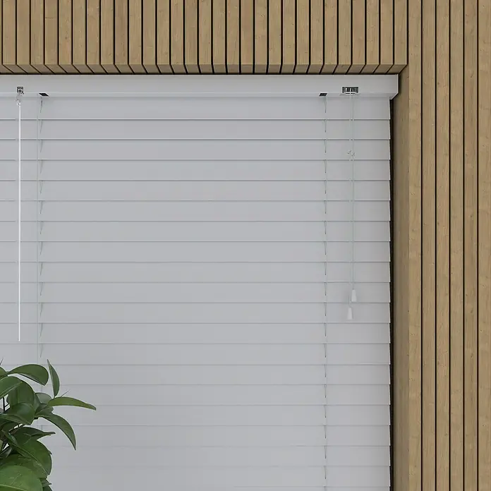Jalousie Basic - B x H: 80 x 140 cm, Silber, Aluminium - Nahaufnahme der grauen Jalousien mit Bedienelementen für die Steuerung des Lichteinfalls und der Privatsphäre, ideal für jeden Raum.