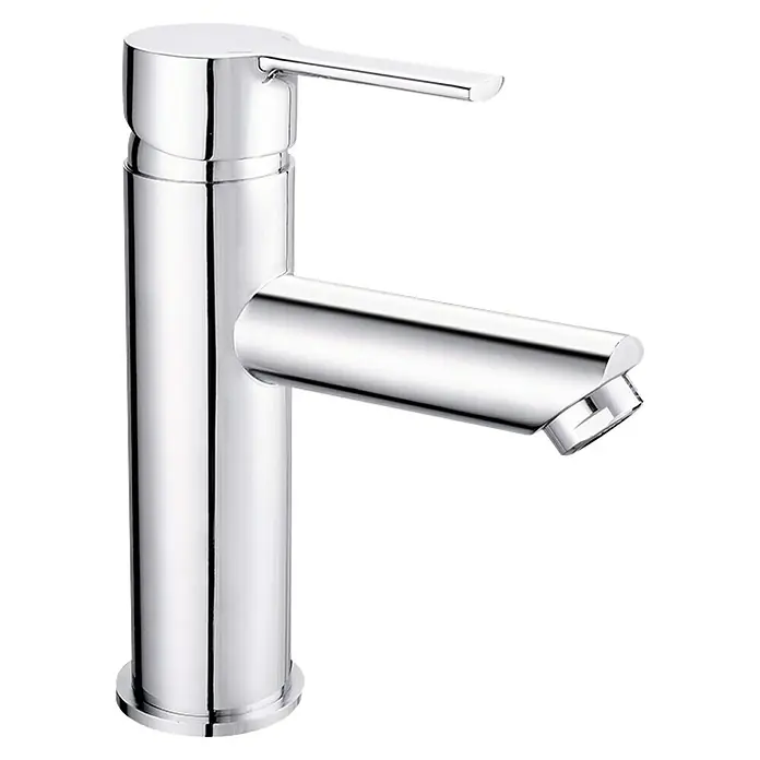 Rousseau Dower Grifo de lavabo - Cromo, Brillante - Primer plano de un elegante grifo cromado con un diseño contemporáneo, perfecto para cualquier baño o cocina moderna.