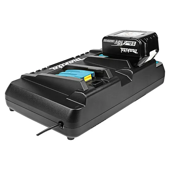 Makita LXT 18V Schnellladegerät DC18RD - Passend für: Makita Li-Ionen-Akkus 14,4 - 18 V (LXT-Akkusystem) - Makita Ladegerät mit eingesetztem Akku. Das Ladegerät ist schwarz und der Akku ist mit 5.0Ah und 18V Lithium Ion beschriftet.