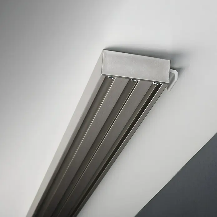 Expo Ambiente Gardinenprofil Smart Set - Anzahl Läufe: 3 Stk., Silber, 160 cm - Deckenmontierte, lineare Lamellenleuchte aus Metall, die ein modernes Design und funktionale Beleuchtung vereint.