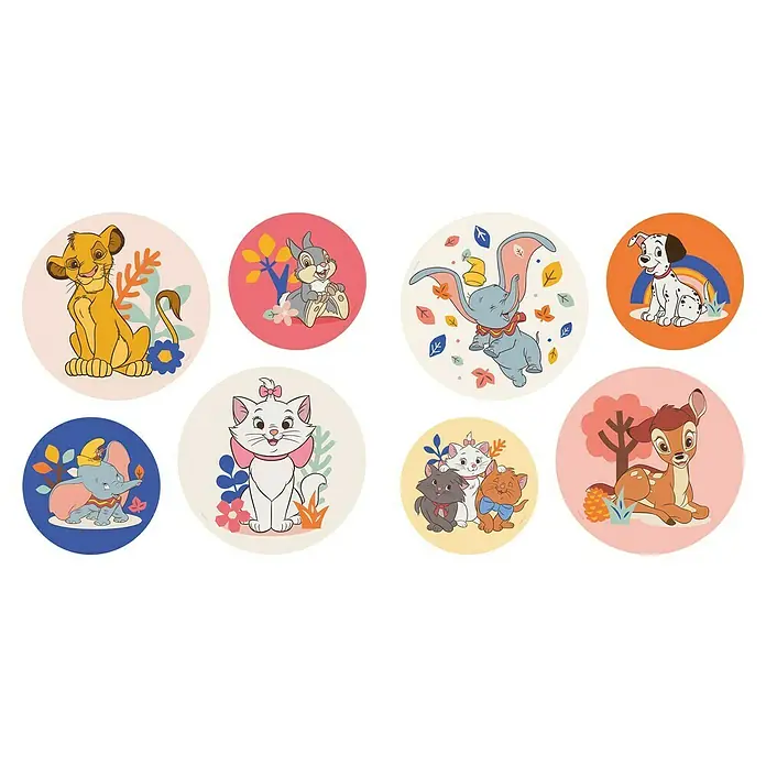 Komar Wandtattoo Disney Better Together Bubbles - Rot, Weiß, 30 x 30 cm, 8 -tlg. - Runde Aufkleber mit verspielten Illustrationen von Disney-Figuren wie Simba, Dumbo, Bambi und den Aristocats. Perfekt für Kinder und Disney-Liebhaber.