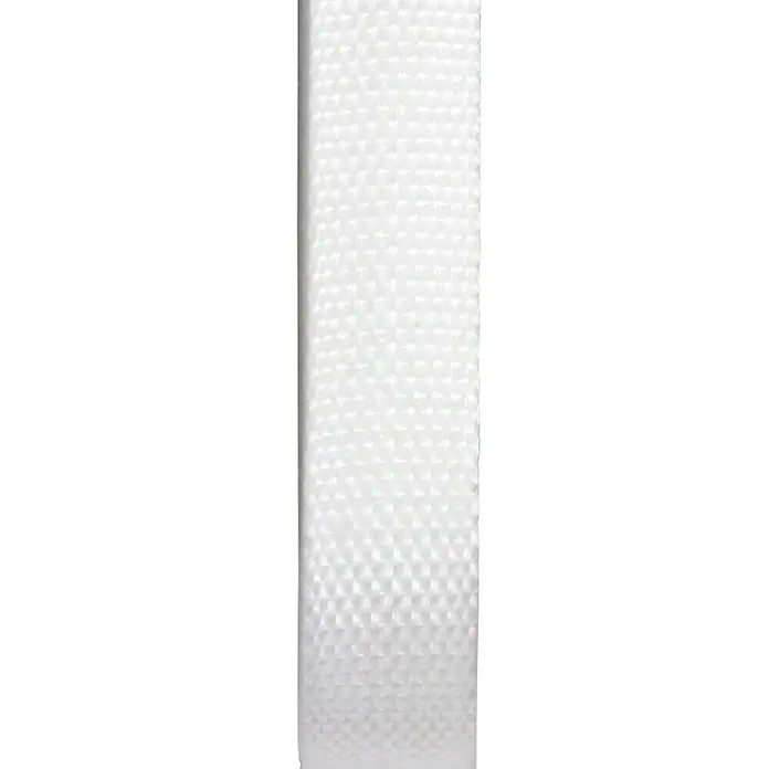 Cinta para persiana - Blanco, Largo: 6 m, Anchura de la correa: 22 mm - Primer plano de una cinta textil blanca que muestra una textura tejida. Esta robusta cinta es ideal para proyectos de manualidades y textiles.