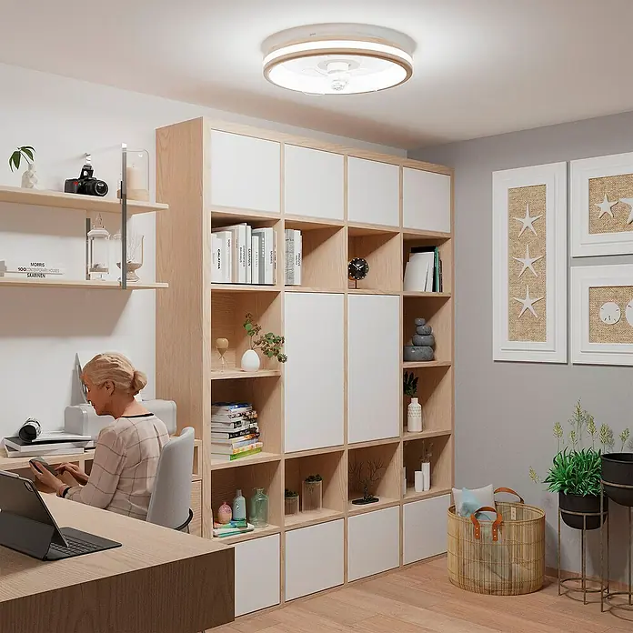 Arte confort Ventilador de techo Cris - Blanco/Madera, 50 cm, 17 W, Blanco neutro - Lámpara de techo en un estudio. La lámpara de techo moderna con detalles de madera proporciona iluminación agradable en la habitación.