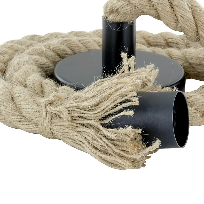Chacon Portalámparas de cuerda - Natural, 110 cm, E27 - Primer plano de una lámpara colgante de cuerda con detalles de metal negro, que irradia un encanto rústico.