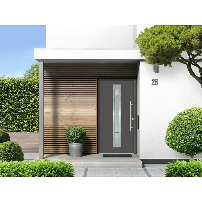 Splendoor Haustür Thermodoor PLUS SP45 - 110 x 210 cm, DIN Anschlag: Rechts, Anthrazitgrau Feinstruktur - Moderne Haustür in Anthrazit mit senkrechtem Glaseinsatz, flankiert von Holzelementen und gepflegtem Grün, Hausnummer 28.
