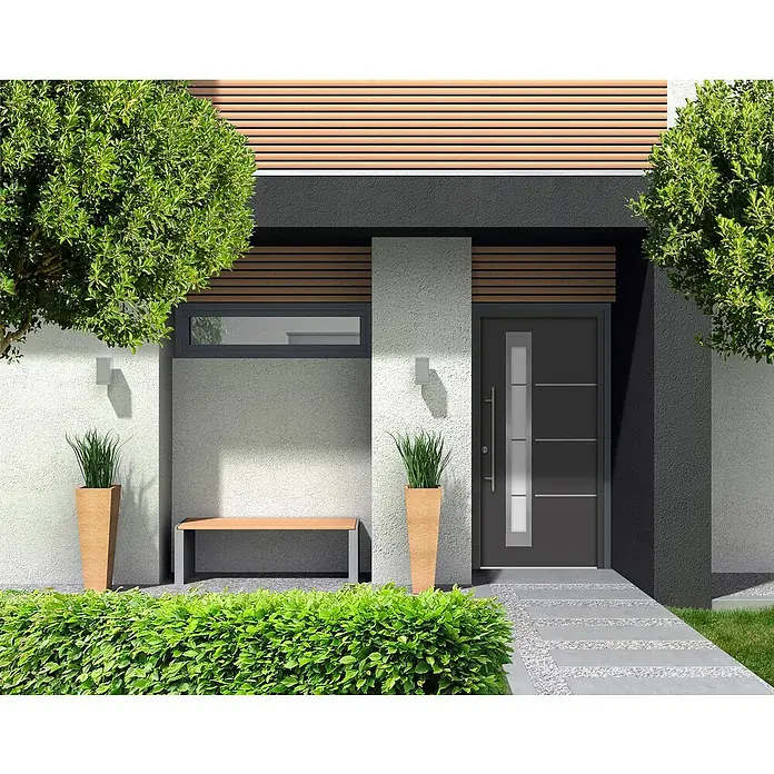 Splendoor Haustür Thermodoor PLUS SP50 - 110 x 210 cm, DIN Anschlag: Links, Anthrazitgrau Feinstruktur - Moderne Haustür mit Glaseinsatz in einem stilvollen Eingangsbereich, umgeben von Grünpflanzen und einer Bank. Die Tür ist ein echter Hingucker.