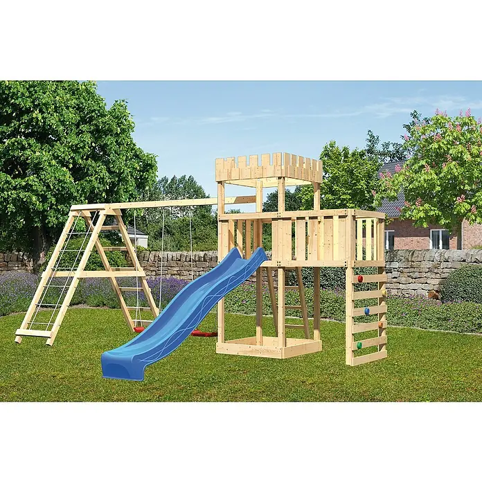 Karibu Kinderspielturm Ritterburg Löwenherz Set 53 - L x B x H: 264 x 522 x 259,5 cm, Natur/Blau - Ein hölzerner Kinderspielplatz mit Schaukel, Rutsche, Kletterwand und Turm, ideal für stundenlangen Spaß im Freien.