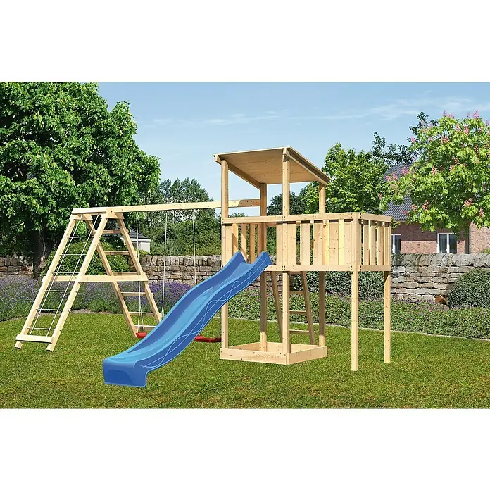 Karibu Kinderspielturm Anna Set 29 - L x B x H: 264 x 522 x 270 cm, Natur - Ein hölzernes Spielgerät mit Schaukel, Leiter und Rutsche im Garten.
