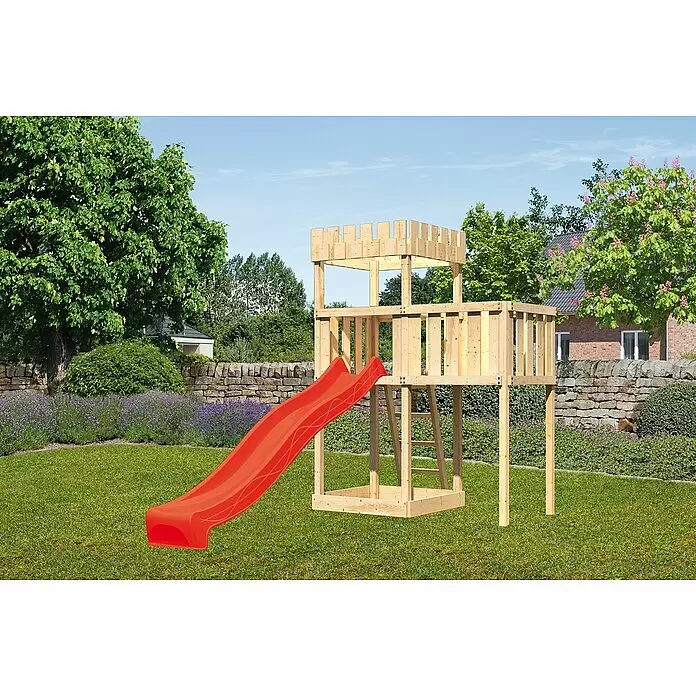 Karibu Kinderspielturm Ritterburg Löwenherz Set 14 - L x B x H: 107 x 214 x 259,5 cm, Natur/Rot - Ein heller Spielturm aus Holz mit zinnenbewehrtem Dach und roter Rutsche.