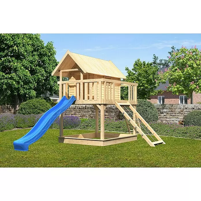 Karibu Kinderspielturm Fidel Set 11 - L x B x H: 243 x 198 x 329,5 cm, Natur/Blau - Ein hölzernes Kinderspielhaus mit blauer Rutsche, Kletternetz und Sandkastenbasis.
