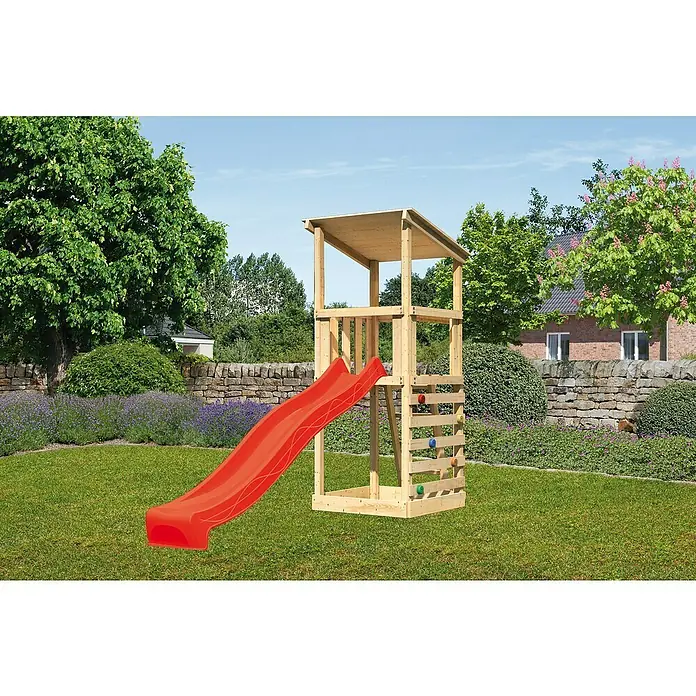Karibu Kinderspielturm Anna Set 18 - L x B x H: 107 x 107 x 270 cm, Natur - Ein hölzerner Spielturm mit roter Rutsche und Kletterwand steht im Garten. Perfekt für Kinder zum Spielen und Austoben im Freien.