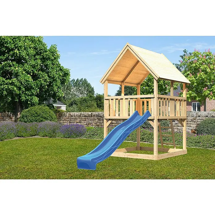 Karibu Kinderspielturm Luis Set 2 - L x B x H: 200 x 200 x 345 cm, Natur/Blau - Hölzerner Kinderspielturm mit blauer Rutsche in einem Garten mit grüner Wiese.