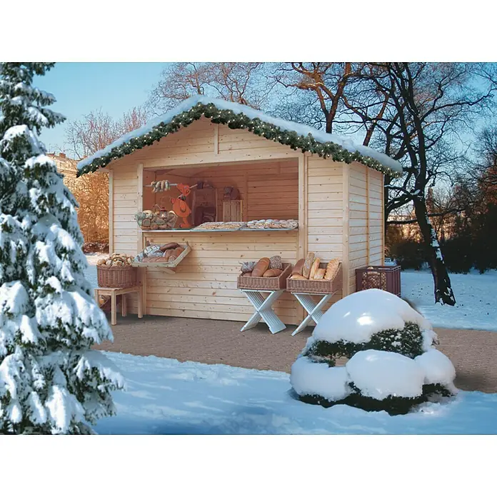 Karibu MarktstandAußenmaß inkl. Dachüberstand (B x T): 329 x 253 cm, Holz, Natur - Eine festliche Holzhütte mit Weihnachtsdekoration, die Brot und Gebäck anbietet, umgeben von einer schneebedeckten Winterlandschaft.