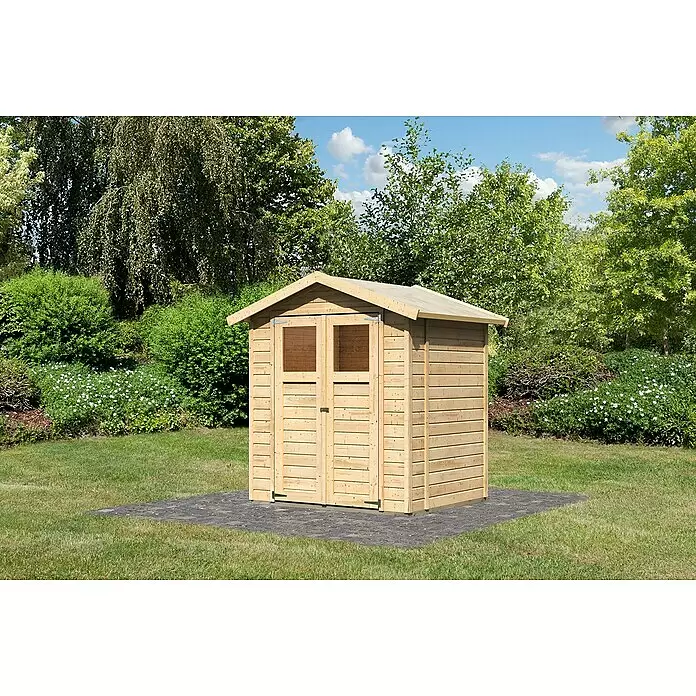 Karibu Gartenhaus Dahme - Außenmaß inkl. Dachüberstand (B x T): 207 x 178 cm, Holz, Natur - Natürlicher Holzgartenschuppen mit Doppeltüren und kleinen Fenstern, auf dunklem Pflaster.