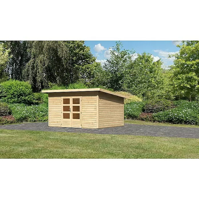 Karibu Gartenhaus Northeim 4 - Außenmaß inkl. Dachüberstand (B x T): 406 x 331,5 cm, Holz, Natur - Gartenhaus aus Naturholz mit Gründach auf gepflastertem Weg, umgeben von Grün.
